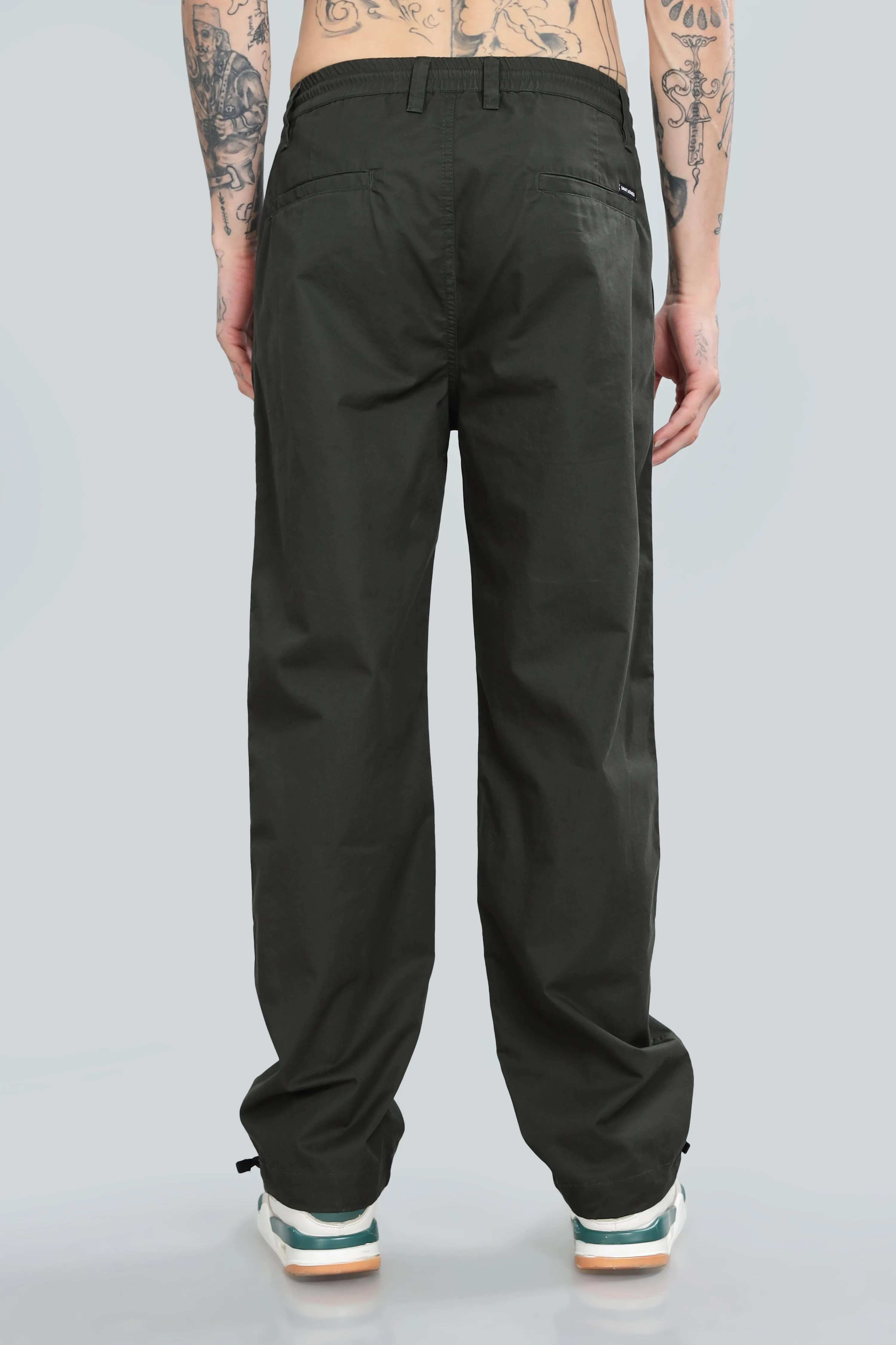 SAINTJONES GREEN STRAIGHT PANTS.