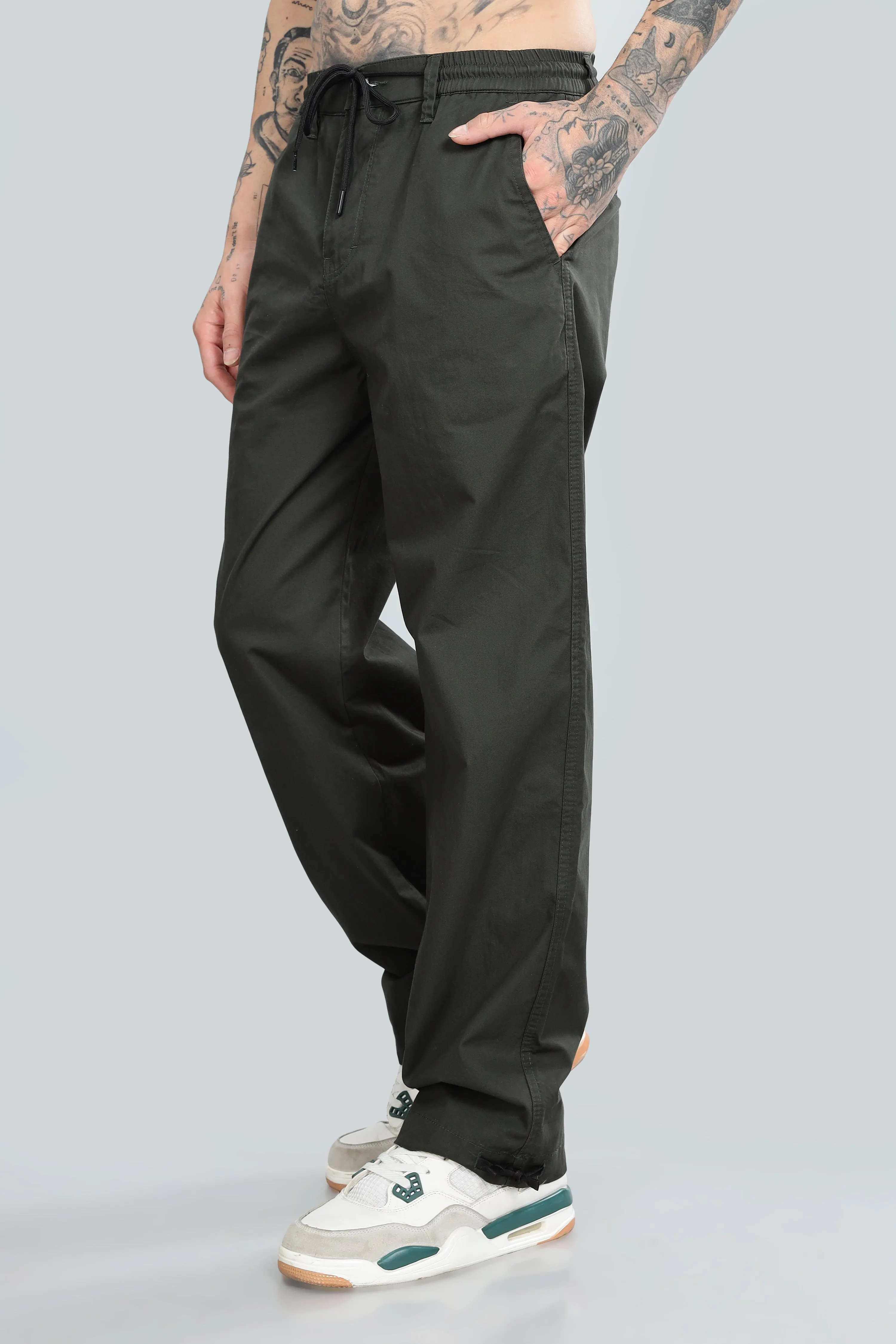 SAINTJONES GREEN STRAIGHT PANTS.