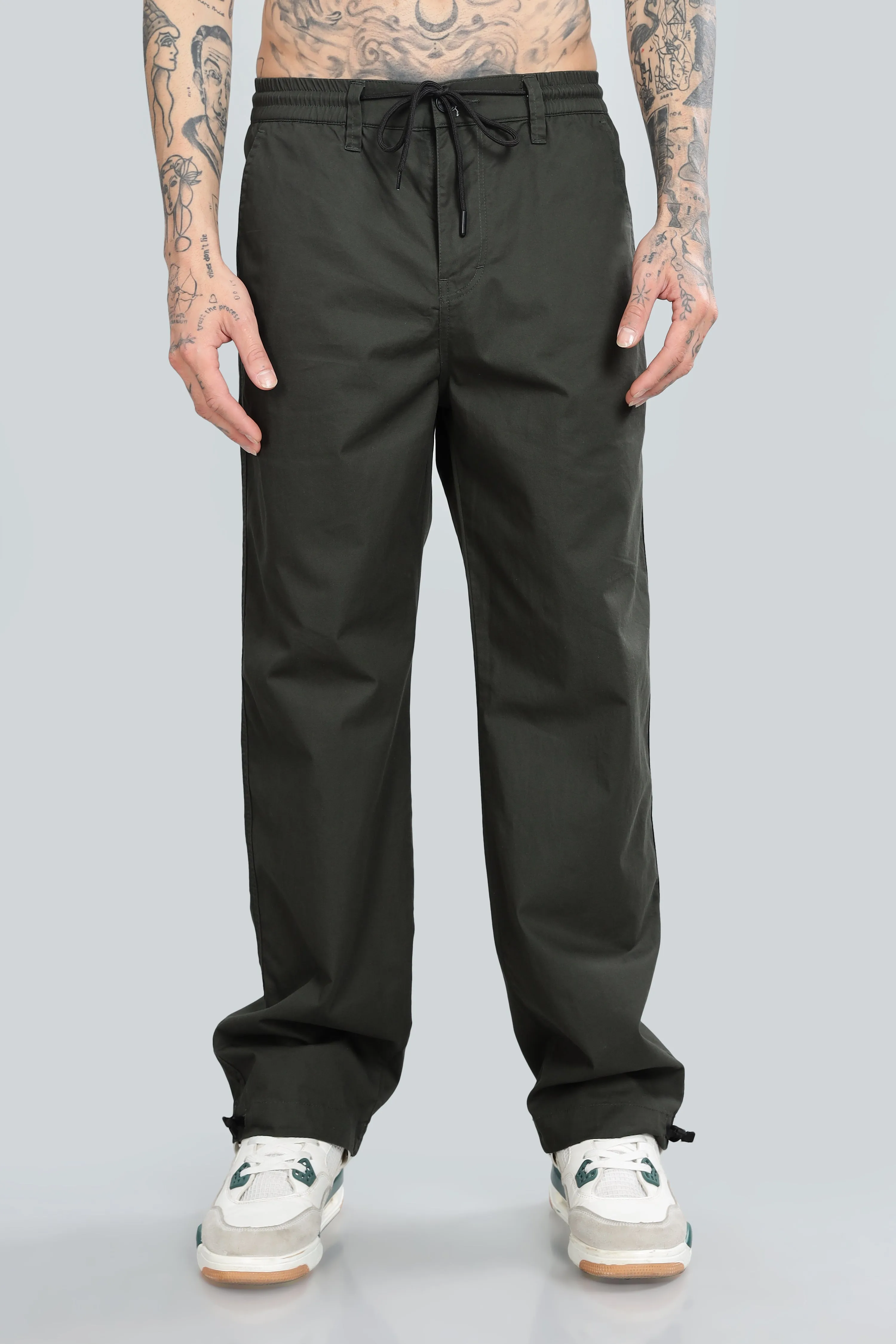 SAINTJONES GREEN STRAIGHT PANTS.