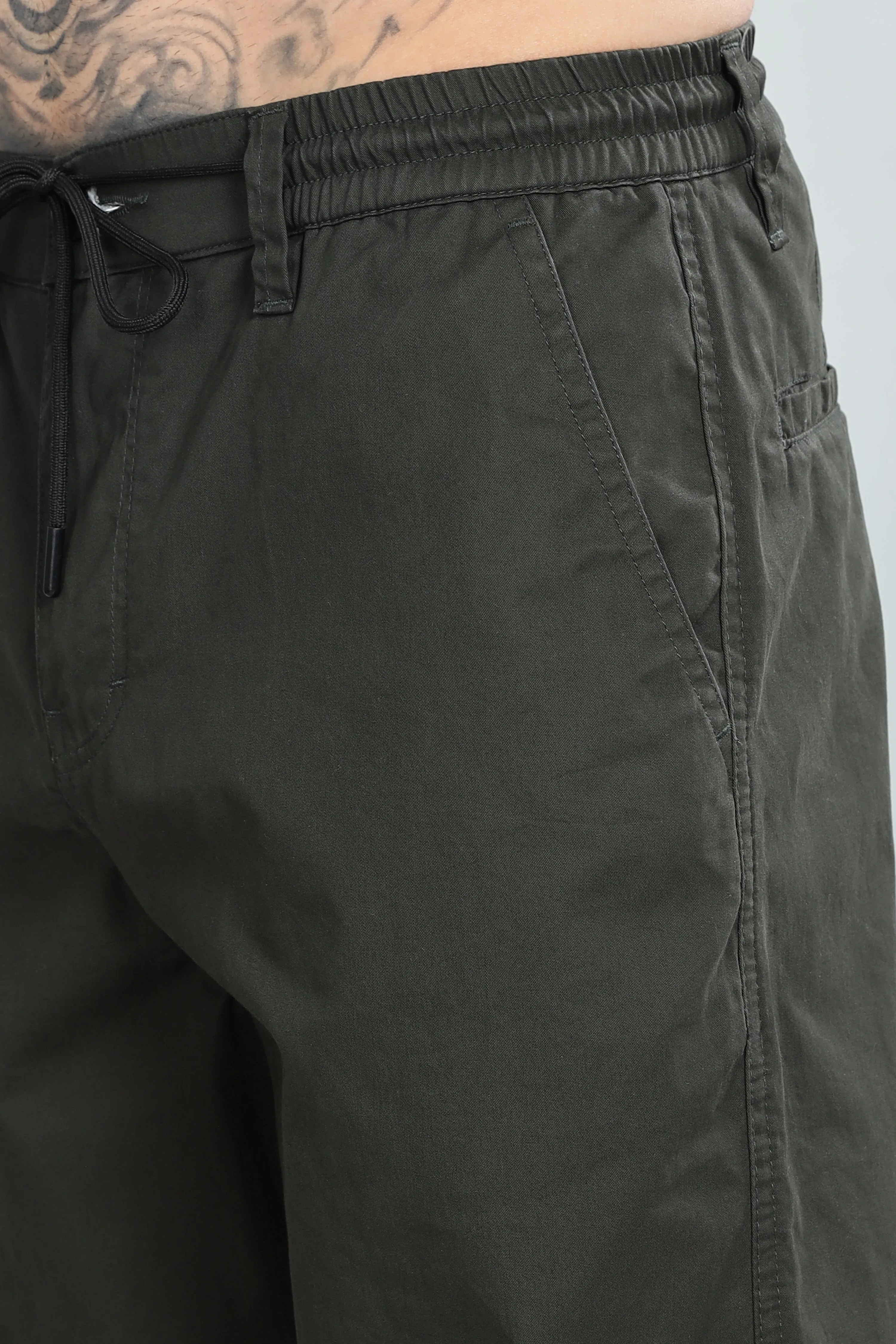 SAINTJONES GREEN STRAIGHT PANTS.