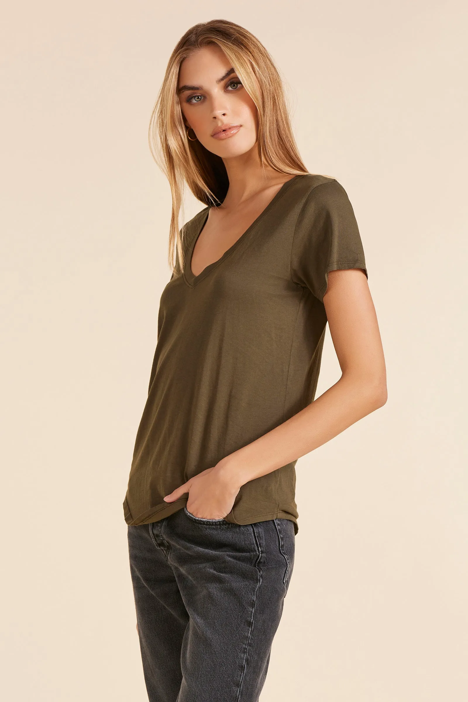 V-NECK JERSEY TEE