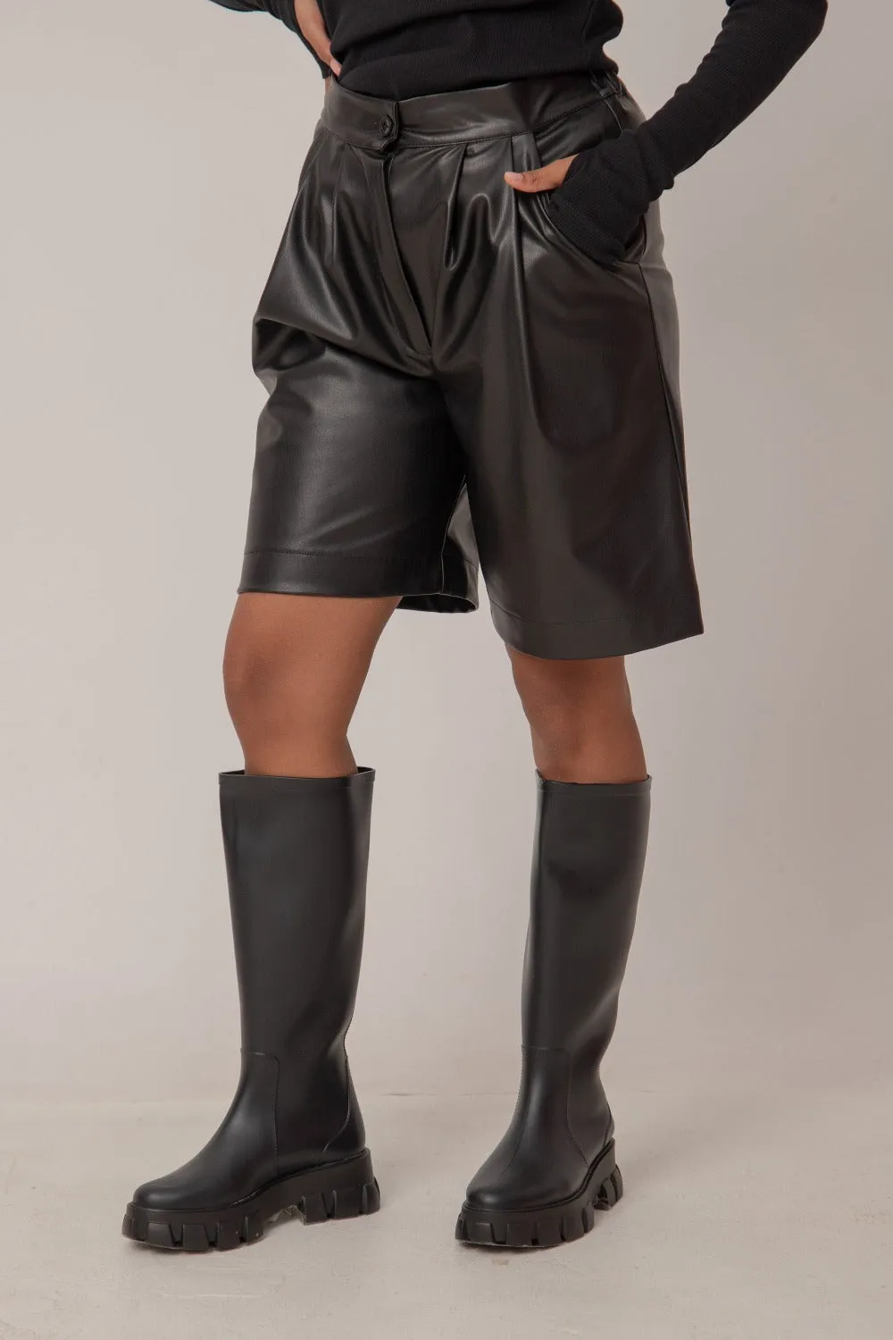 Vegan leather shorts - KALENE
