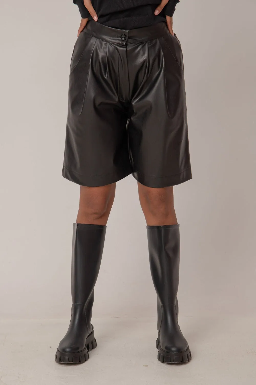 Vegan leather shorts - KALENE