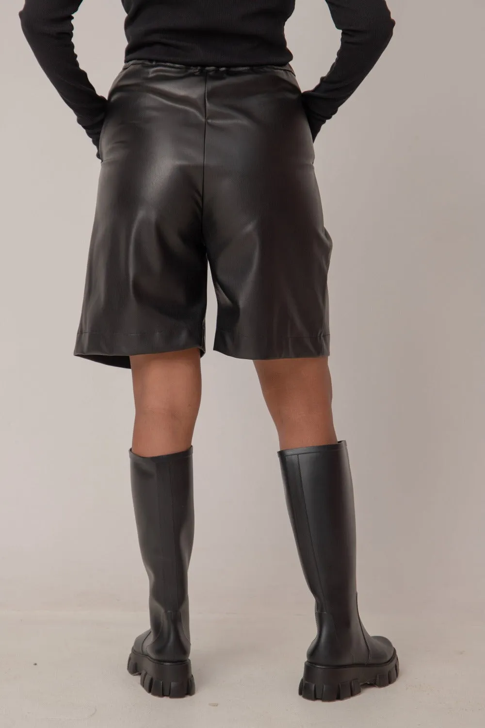 Vegan leather shorts - KALENE